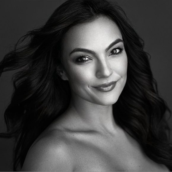 Meet your Posher - Picture 3 of 4